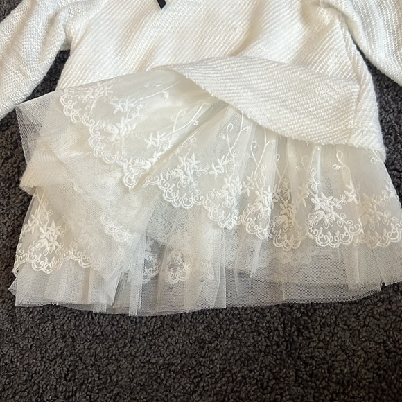 Toddler White Flower Lace Top - Picture 2 of 7